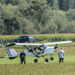 Sędziowie bacznie śledzą moment przyziemienia każdego samolotu