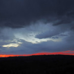Świt przytłaczany przez wielowarstwowy stratocumulus 